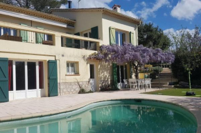 Charming 5 bedroom family villa with pool